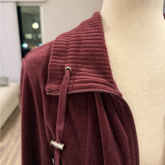 Croft & Barrow | Burgundy Hoodie Velvet Zip-Up Medium - Picture 4 of 5